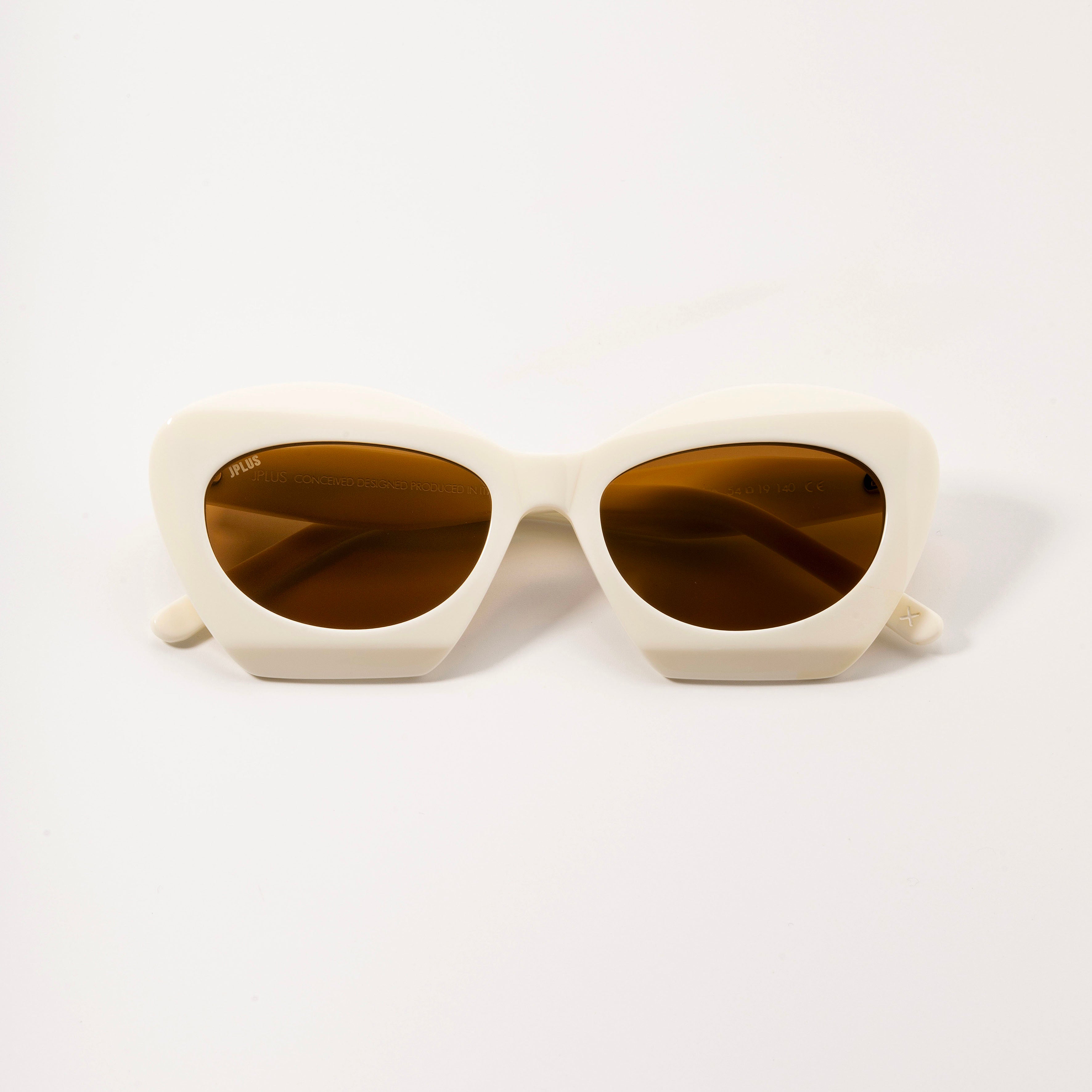 Jplus | Agre / White
