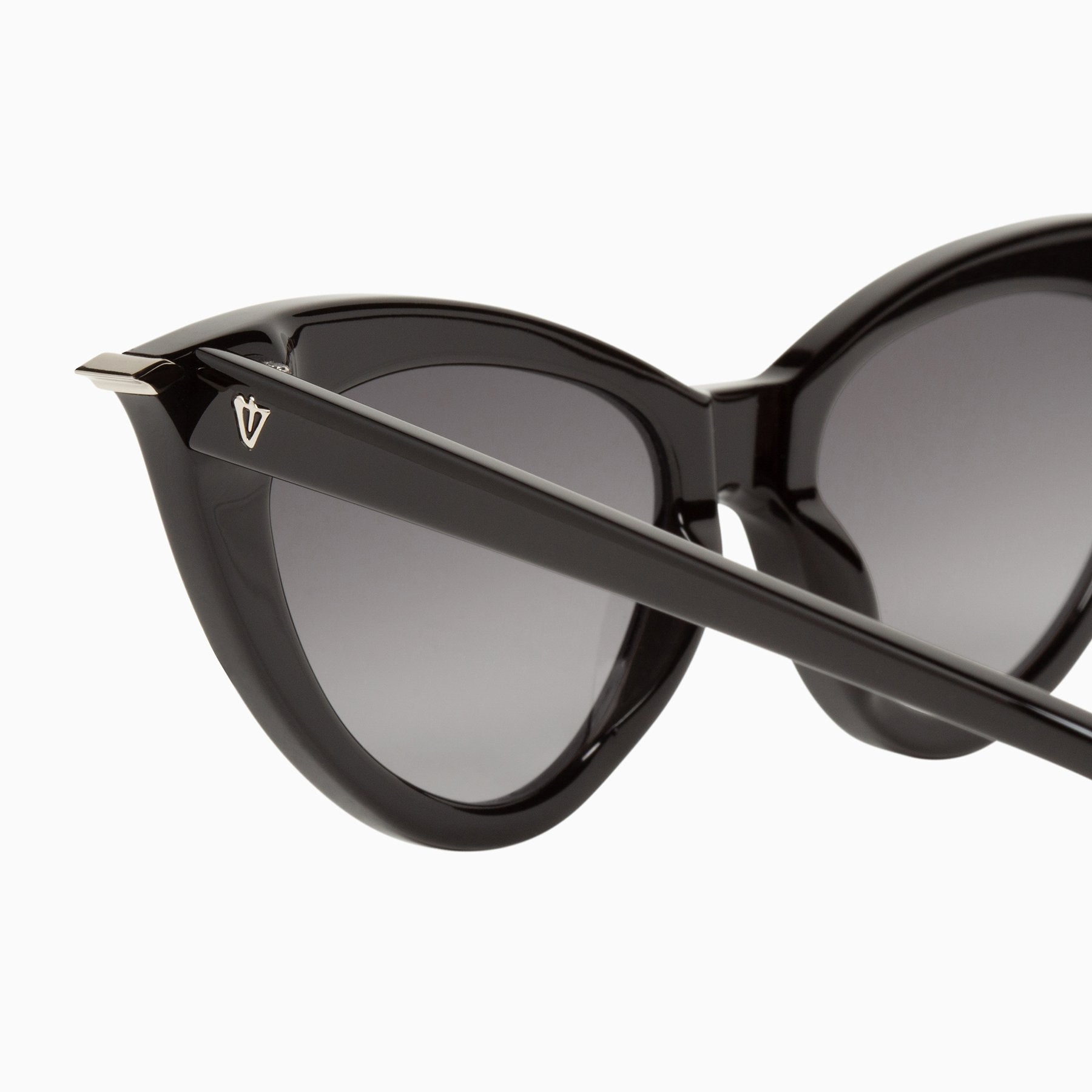 Valley | Dagger | Matte Black w. Gloss Black Metal Trim - Black Lens