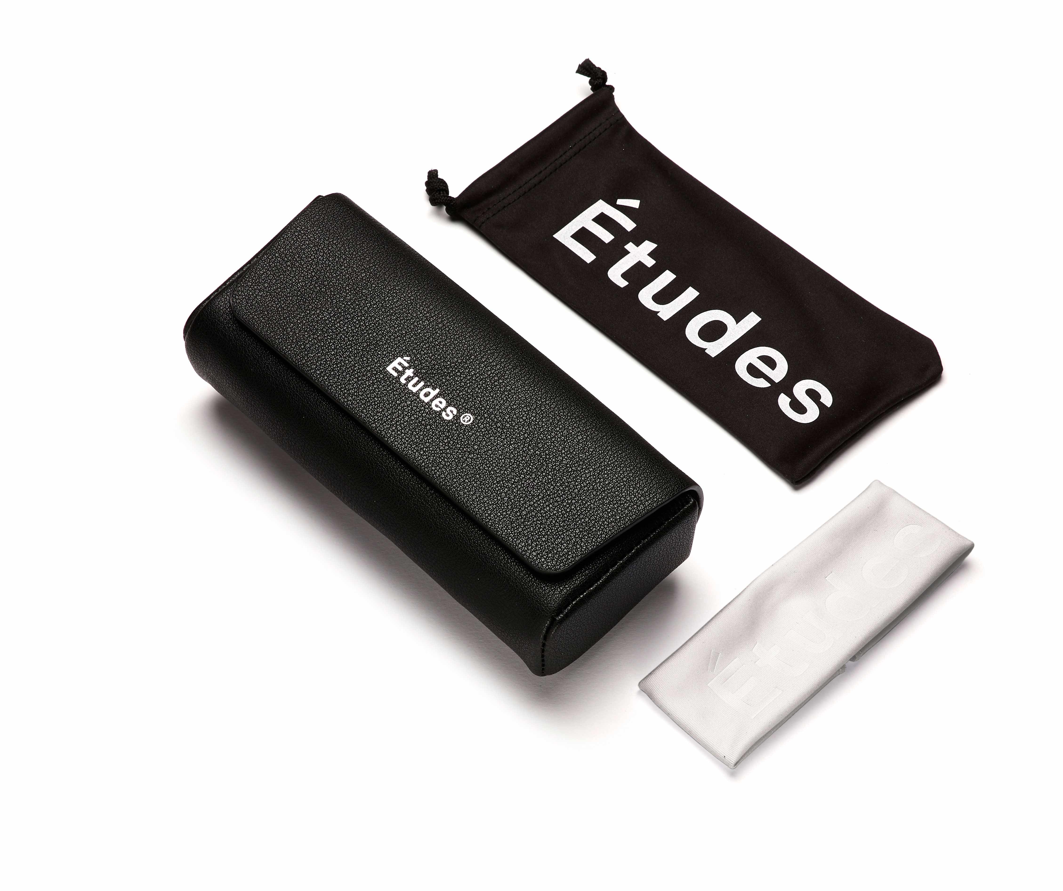 Études | Paris / Black