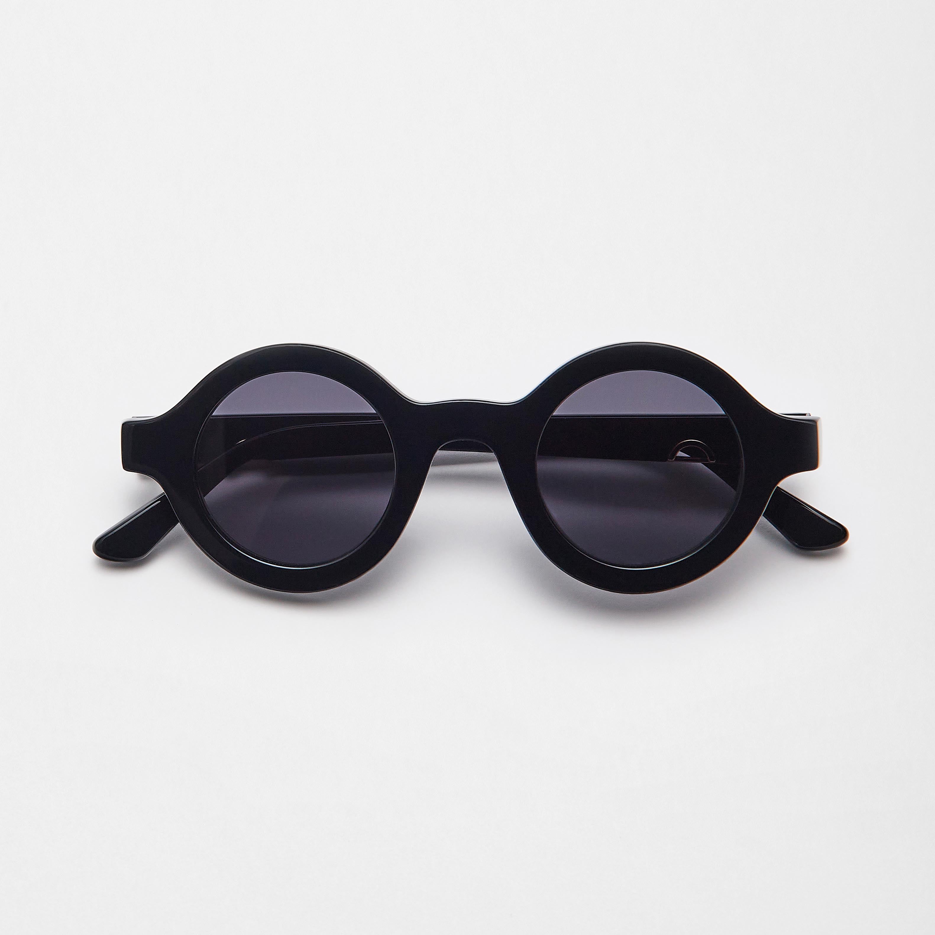 Huma | H021 / Black
