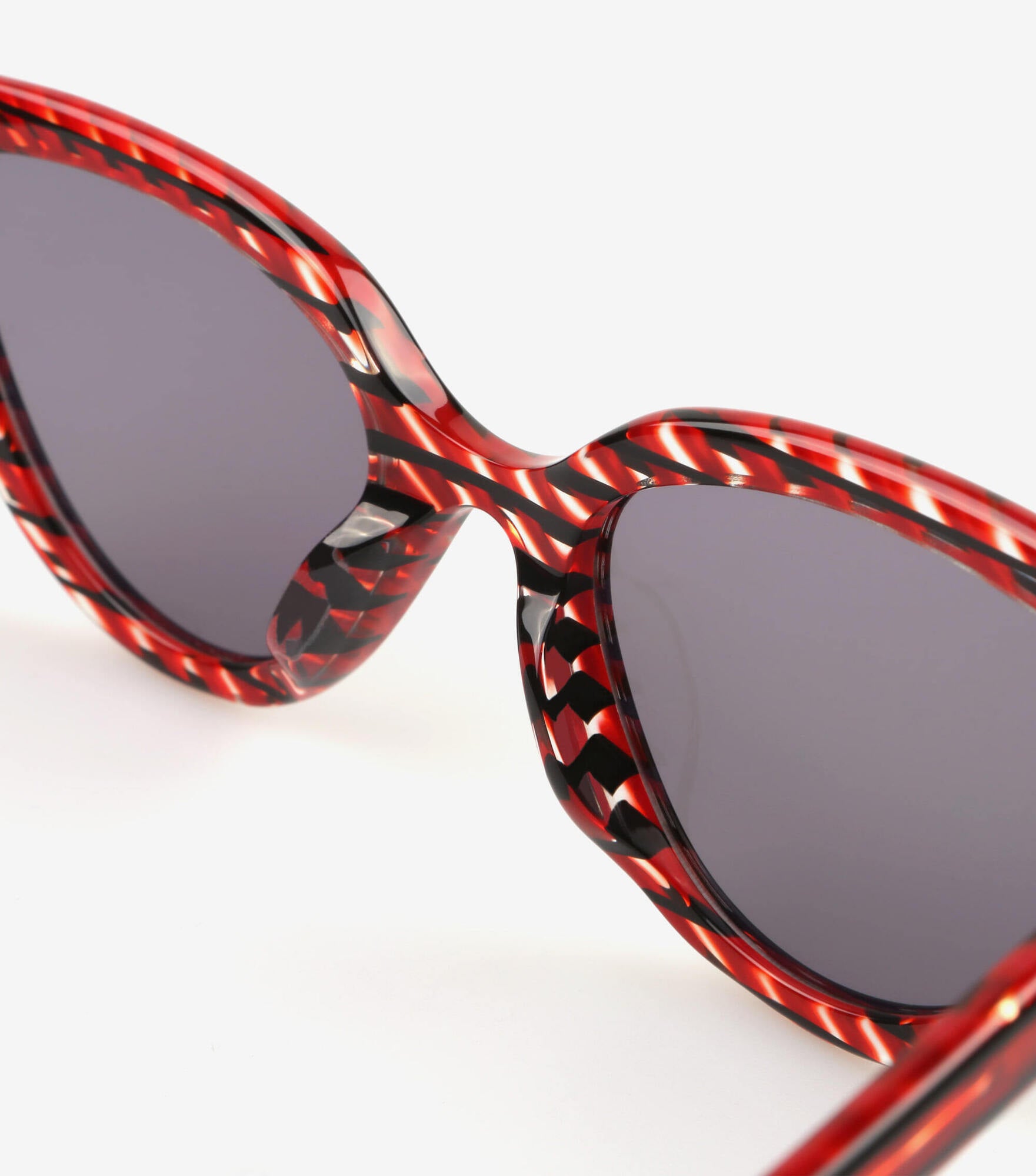 Projekt Produkt | GE-CC1 / Red Pattern