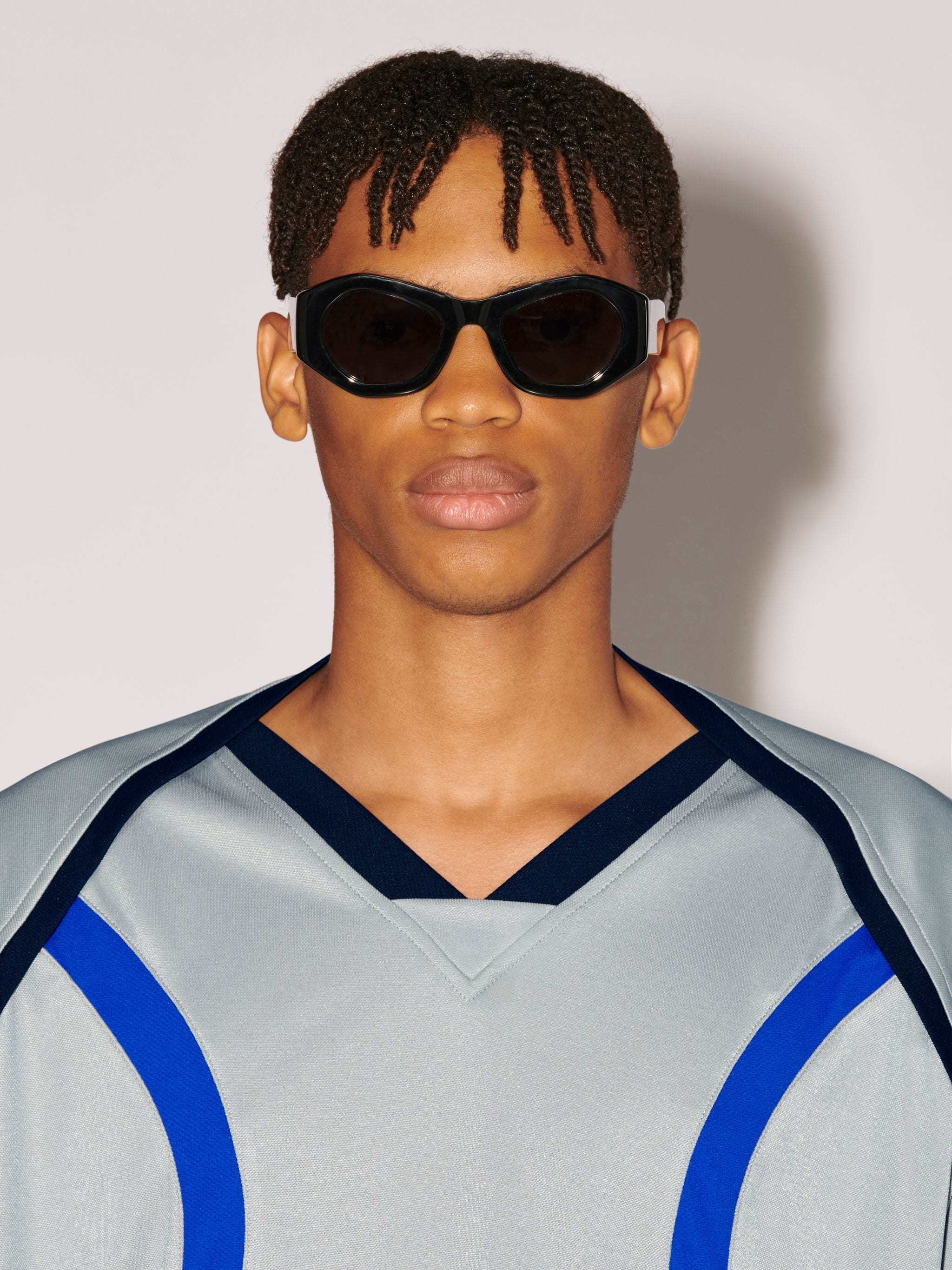 Ambush | Pryzma / Black